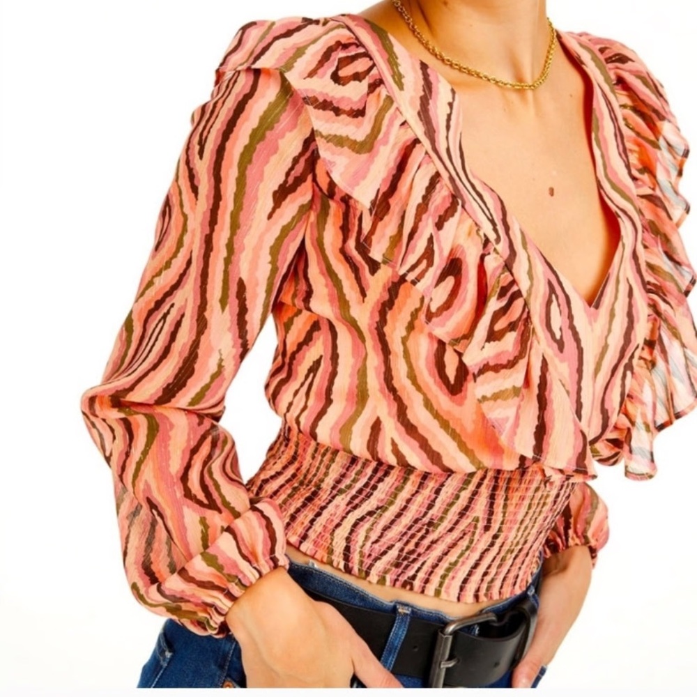 bar III Vโ Neck Bell Sleeve Ruched Waist Blouse Mod Woodcut pink size medium